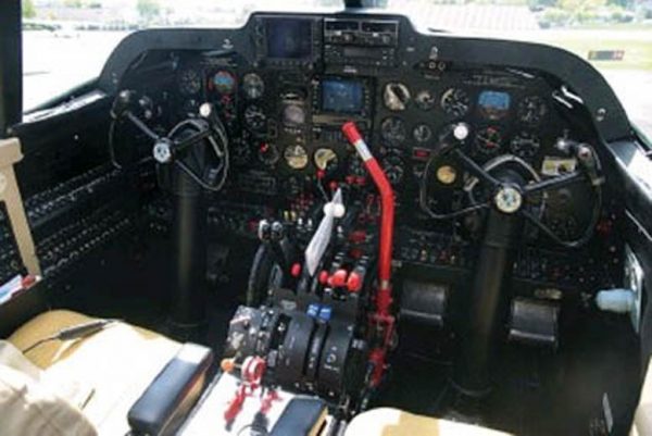 Douglas Marketeer cockpit (3).